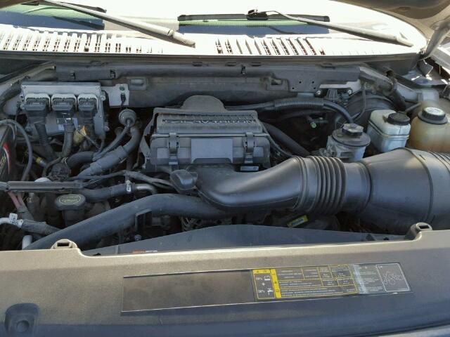 6J7394_3 Used 2005 Lincoln Navigator Lower Control Arm Front RH