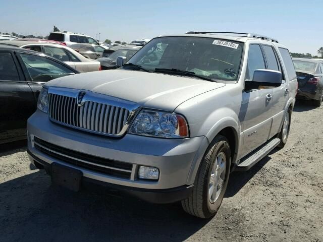 6J7394_8 Used 2005 Lincoln Navigator Lower Control Arm Front RH