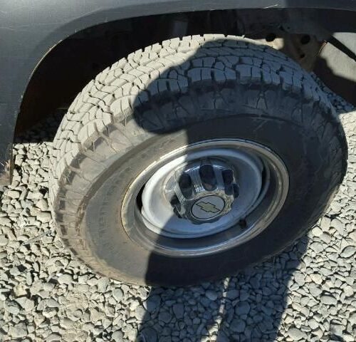 6L7415_1 Used 1999 Chevrolet Suburban 2500 Jack