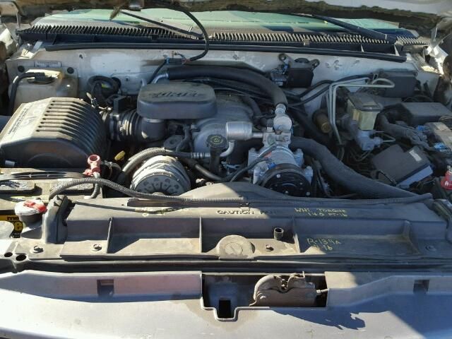 6L7415_6 Used 1999 Chevrolet Suburban 2500 Jack