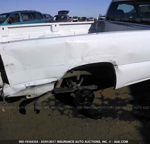 7D7499_7 Used 2006 GMC Sierra 1500 Air Cleaner