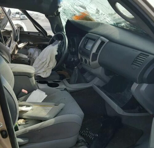 8B7696_2 Used 2006 Toyota Tacoma Transfer Case Assembly
