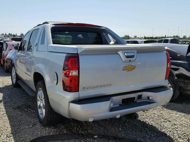 8I7797_0 Used 2013 Chevrolet Avalanche Keys / Latches / Locks LH