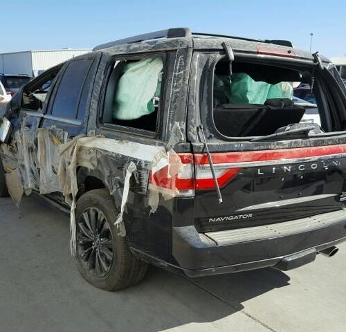 8J7816_10 Used 2015 Lincoln Navigator Console Front