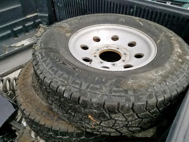 9J8015_6 Used 2000 Ford F-250 Super Duty Spindle Knuckle Front RH