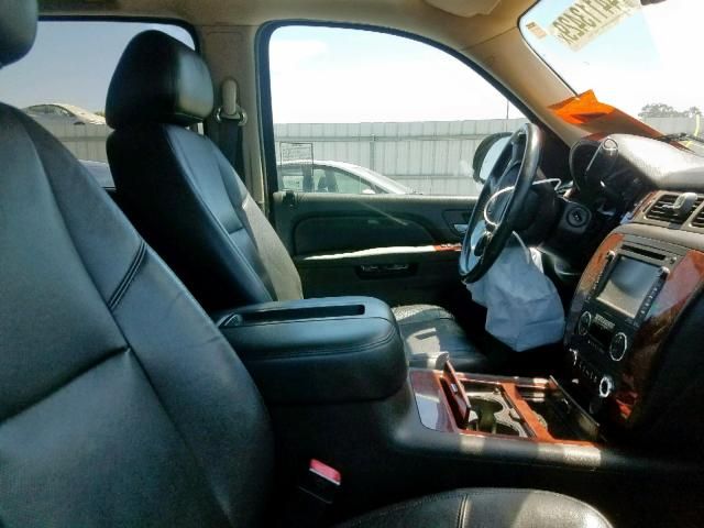 9K8034_9 Used 2014 Chevrolet Suburban 1500 Spare Wheel Carrier