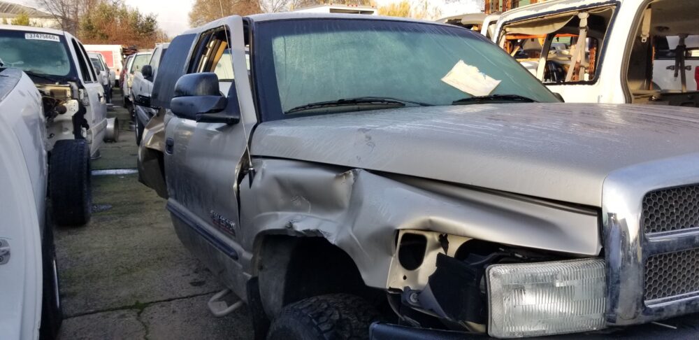 9L8057_3 Used 2002 Dodge Ram 2500 Door Handle Exterior LH
