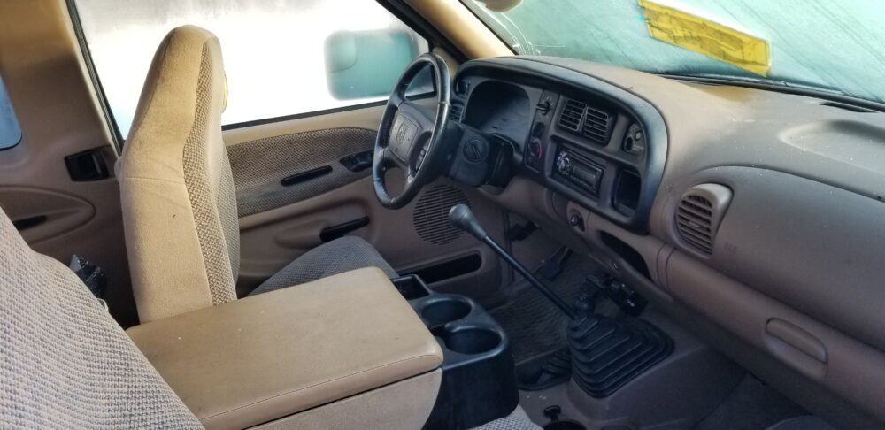 9L8057_4 Used 2002 Dodge Ram 2500 Door Handle Exterior LH