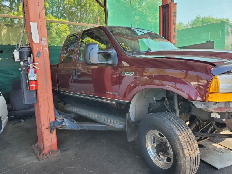 Used 2000 Ford F-250 Super Duty Hitch / Tow Hook / Winch