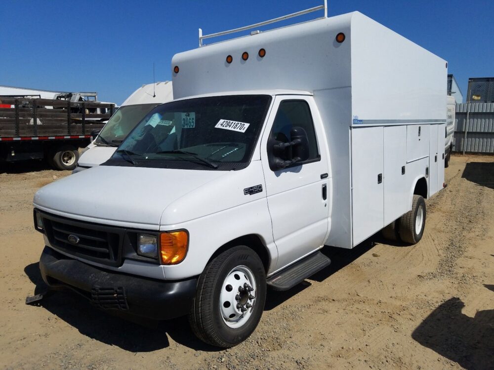 Used 2005 Ford E-450 Super Duty Van Spindle Knuckle Front LH