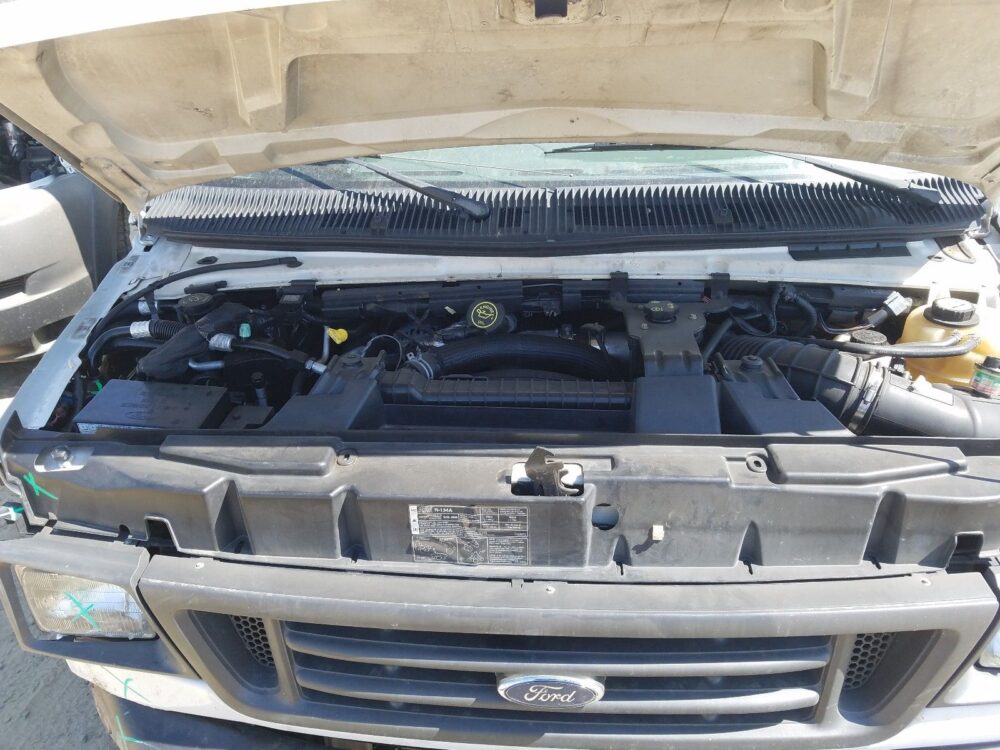 Used 2005 Ford E-450 Super Duty Van Spindle Knuckle Front LH