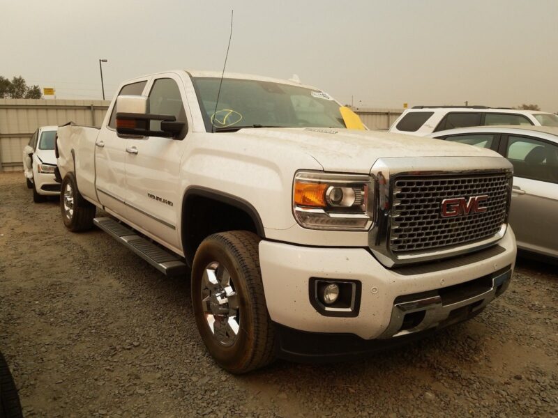 L8171_0 Used 2015 GMC Sierra Denali 3500 Jack